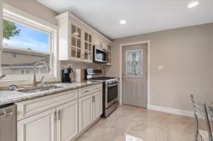 38 Wall St, Farmingdale, NY 11735 - Photo 9