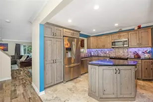 27 Stratford Green, Farmingdale, NY 11735 - Photo 11