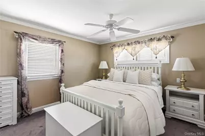 317 Oconnor Road, North Babylon, NY 11703 - Photo 15