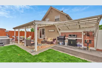 93 Grant Avenue, Farmingdale, NY 11735 - Photo 27
