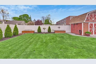93 Grant Avenue, Farmingdale, NY 11735 - Photo 31