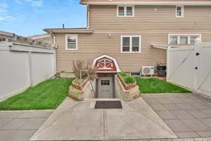 93 Grant Ave, Farmingdale, NY 11735 - Photo 25