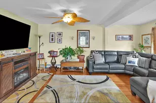 93 Grant Ave, Farmingdale, NY 11735 - Photo 5