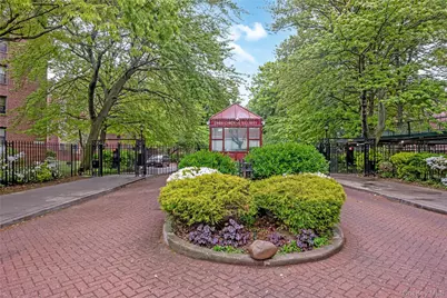 150-10 71st Avenue #2K, Kew Gardens, NY 11367 - Photo 1