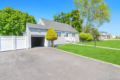 259 N Rutherford Avenue, Massapequa, NY 11758 - Photo 3