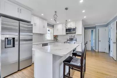 259 N Rutherford Avenue, Massapequa, NY 11758 - Photo 7