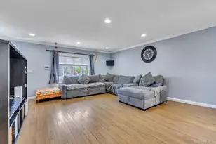 259 N Rutherford Ave, Massapequa, NY 11758 - Photo 11
