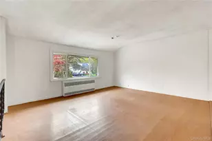 256 Vanderbilt Ave, Brentwood, NY 11717 - Photo 5