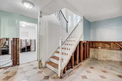 256 Vanderbilt Avenue, Brentwood, NY 11717 - Photo 19