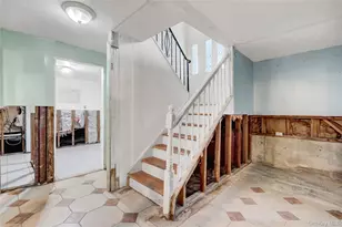 256 Vanderbilt Ave, Brentwood, NY 11717 - Photo 19