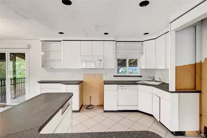 256 Vanderbilt Avenue, Brentwood, NY 11717 - Photo 11