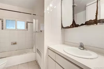 256 Vanderbilt Avenue, Brentwood, NY 11717 - Photo 15