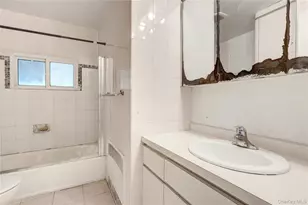 256 Vanderbilt Ave, Brentwood, NY 11717 - Photo 15