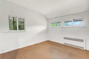 256 Vanderbilt Ave, Brentwood, NY 11717 - Photo 13
