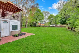 256 Vanderbilt Ave, Brentwood, NY 11717 - Photo 29