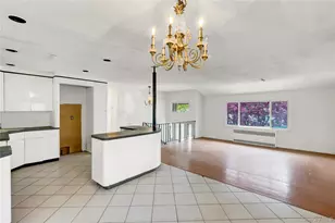 256 Vanderbilt Ave, Brentwood, NY 11717 - Photo 9