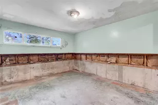 256 Vanderbilt Ave, Brentwood, NY 11717 - Photo 23