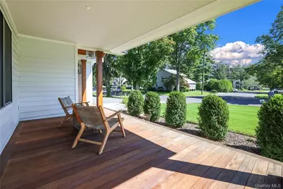 10 Loewen Court, Rye, NY 10580 - Photo 3