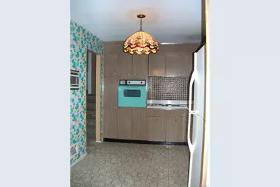 57-04 Cloverdale Boulevard, Oakland Gardens, NY 11364 - Photo 7