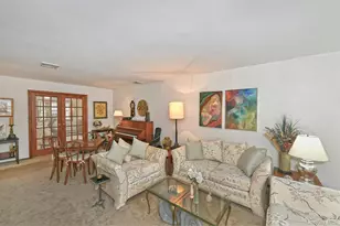6 Fielding Ct, Dix Hills, NY 11746 - Photo 9
