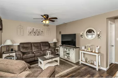 42 Spring Lane, Levittown, NY 11756 - Photo 13