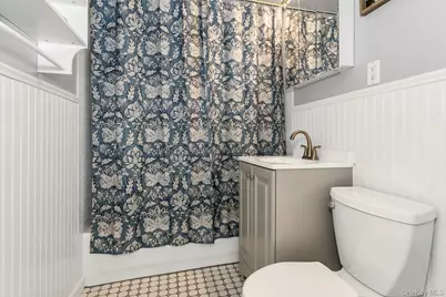 42 Spring Lane, Levittown, NY 11756 - Photo 17