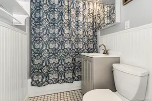 42 Spring Ln, Levittown, NY 11756 - Photo 17