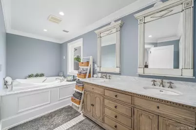 12950 Oregon Road, Cutchogue, NY 11935 - Photo 17