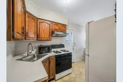 7918 257th Street, Glen Oaks, NY 11004 - Photo 13