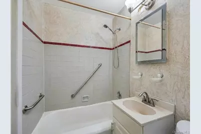 7918 257th Street, Glen Oaks, NY 11004 - Photo 17