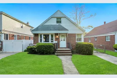 7918 257th Street, Glen Oaks, NY 11004 - Photo 3