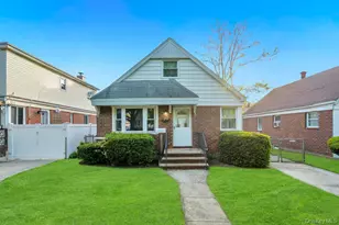 79-18 257th St, Glen Oaks, NY 11004 - Photo 3
