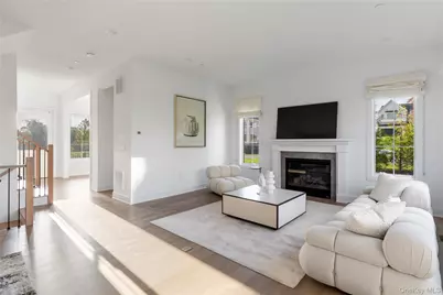 1 Sequoia Circle, Manhasset, NY 11030 - Photo 11