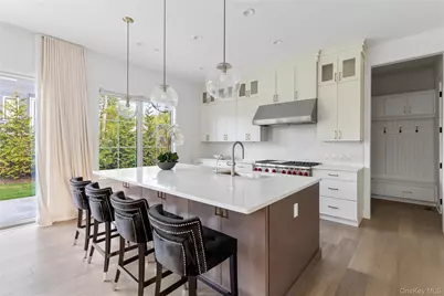 1 Sequoia Circle, Manhasset, NY 11030 - Photo 17