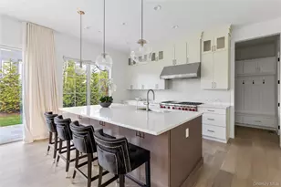 1 Sequoia Cir, Manhasset, NY 11030 - Photo 17