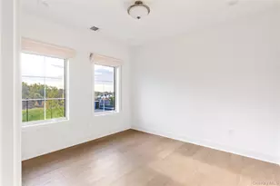 1 Sequoia Cir, Manhasset, NY 11030 - Photo 35