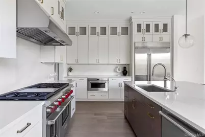 1 Sequoia Circle, Manhasset, NY 11030 - Photo 19