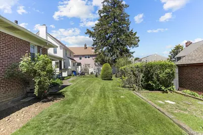 29 Teresa Avenue, Yonkers, NY 10704 - Photo 23
