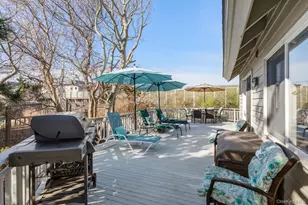 200 Clipper Rd, Corneille Estates, NY 11706 - Photo 23