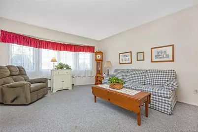 3 6th Avenue, Farmingdale, NY 11735 - Photo 5