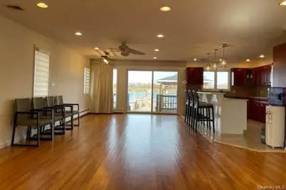 50 Island Parkway N, Island Park, NY 11558 - Photo 5