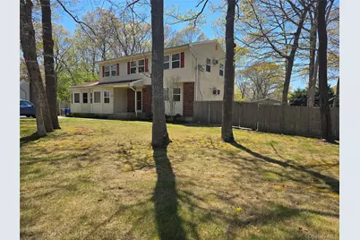 92 Hawthorne Street, Mastic, NY 11950 - Photo 3