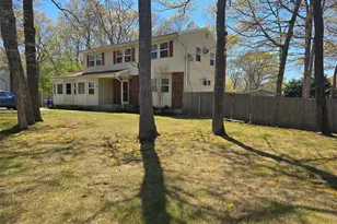 92 Hawthorne St, Mastic, NY 11950 - Photo 3