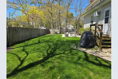 92 Hawthorne Street, Mastic, NY 11950 - Photo 9