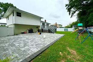 68 Jamaica Ave, Plainview, NY 11803 - Photo 19