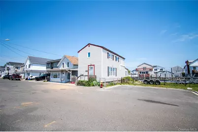 146 Beach Avenue, Bellmore, NY 11710 - Photo 3