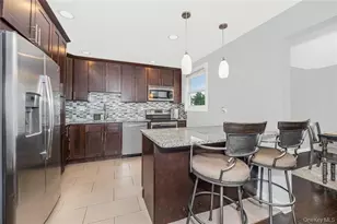 37 Troy Ln, Yonkers, NY 10701 - Photo 3