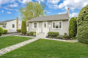 15 Glenda Dr, West Babylon, NY 11704 - Photo 3