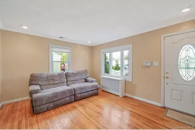 15 Glenda Drive, West Babylon, NY 11704 - Photo 5