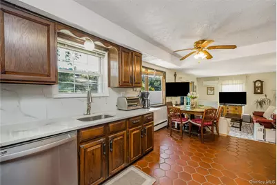 14 Leanore Drive, Farmingdale, NY 11735 - Photo 9